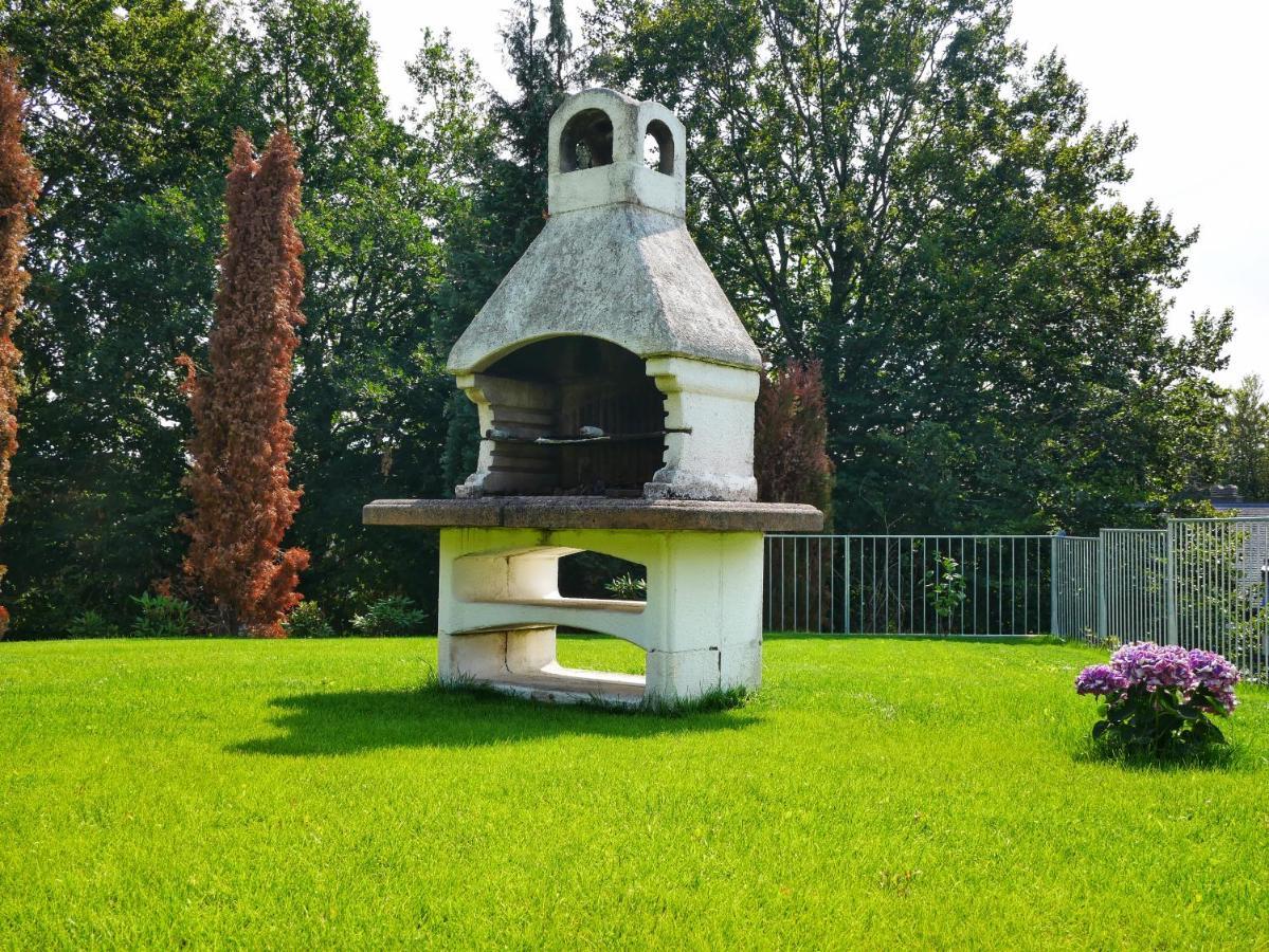 Landhaus Am See Von Robertville Вем Екстер'єр фото